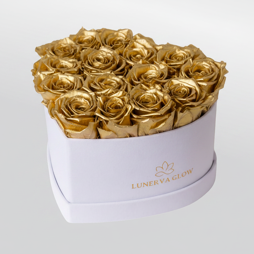 Weiße Herzbox aus Samt mit echten haltbaren Rosen in Gold. Rosen, die Jahre halten | Lunerva Glow
