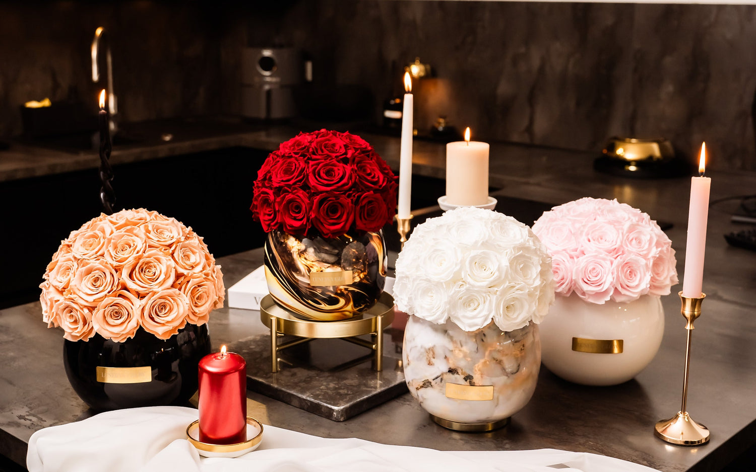 Premium Simply Round Vase Infinity - Roses