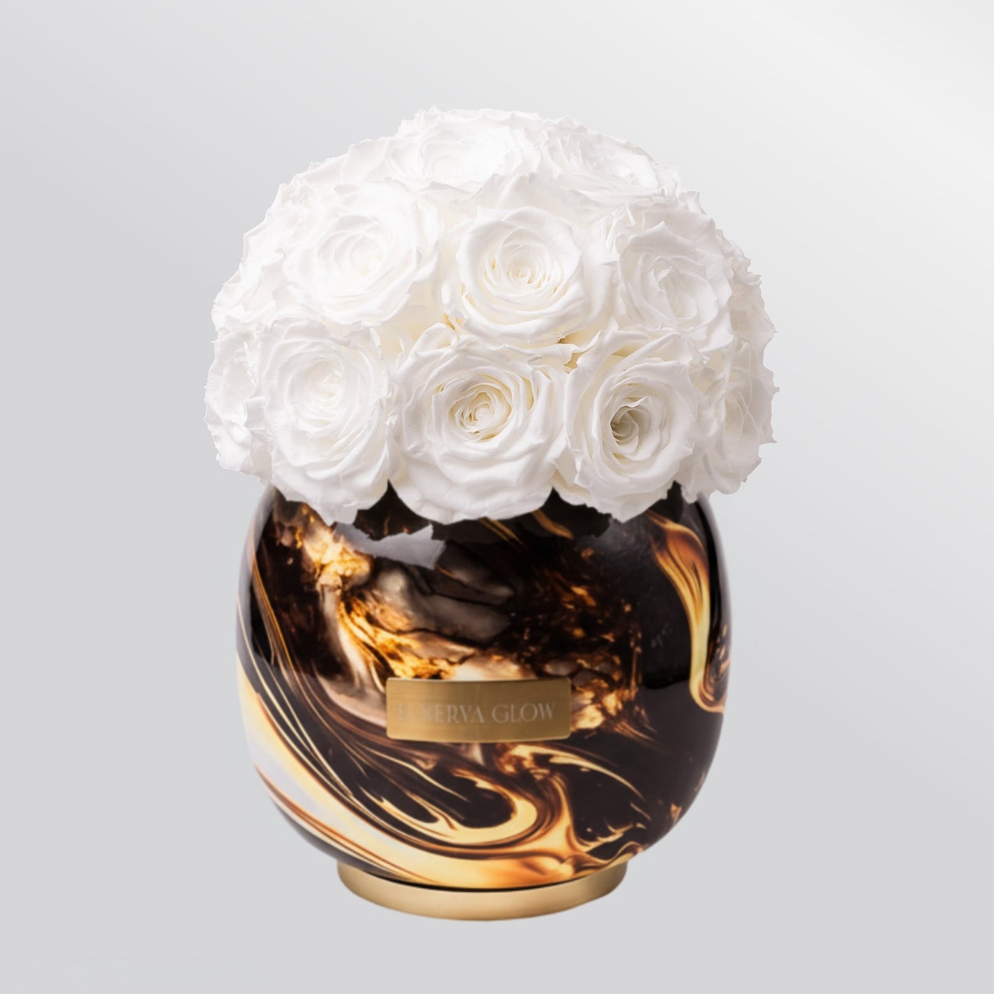 Schwarze Metallvase mit aufwendiger Muster mit Infinity Rosen | LUNERVA GLOW 