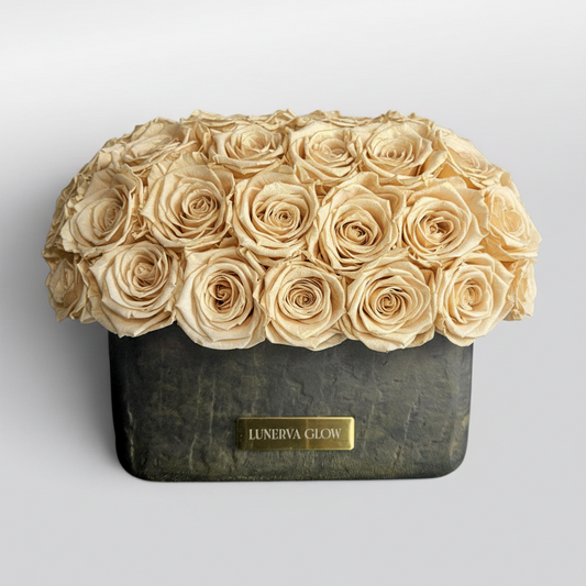 Black-Gold Oval Vase|Nude