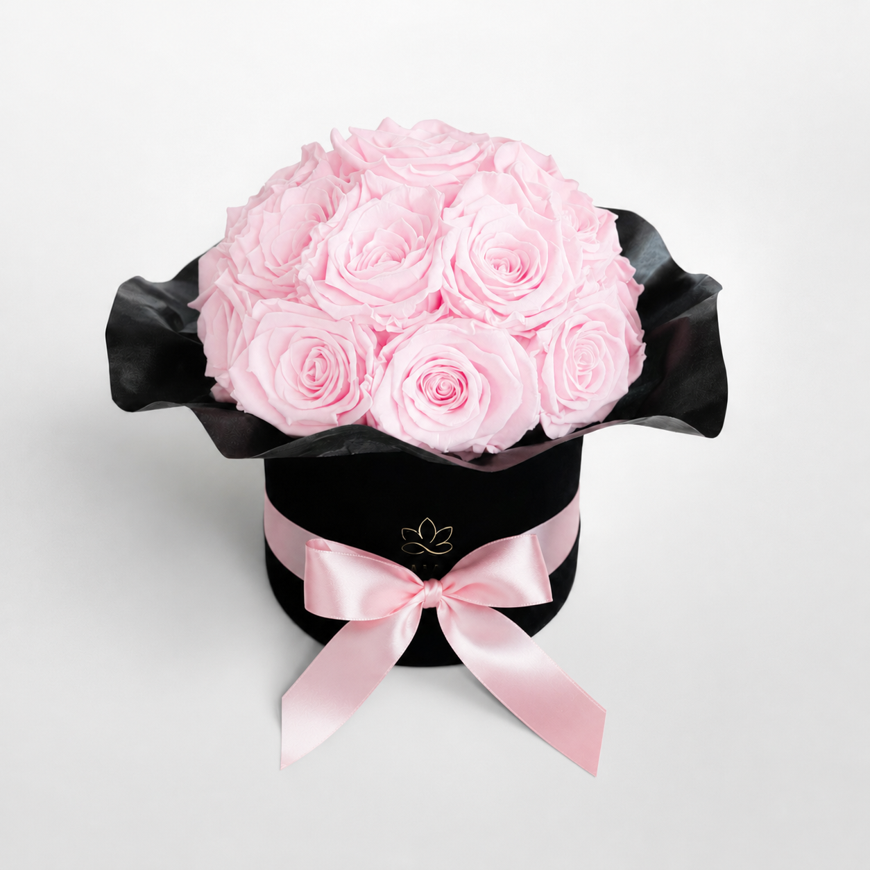 Schwarze infinity Splendid Blumenbox mit Bridalpink konservierten Rosen.  Ein besonderes Geschen zum Geburtstag | Lunerva Glow 