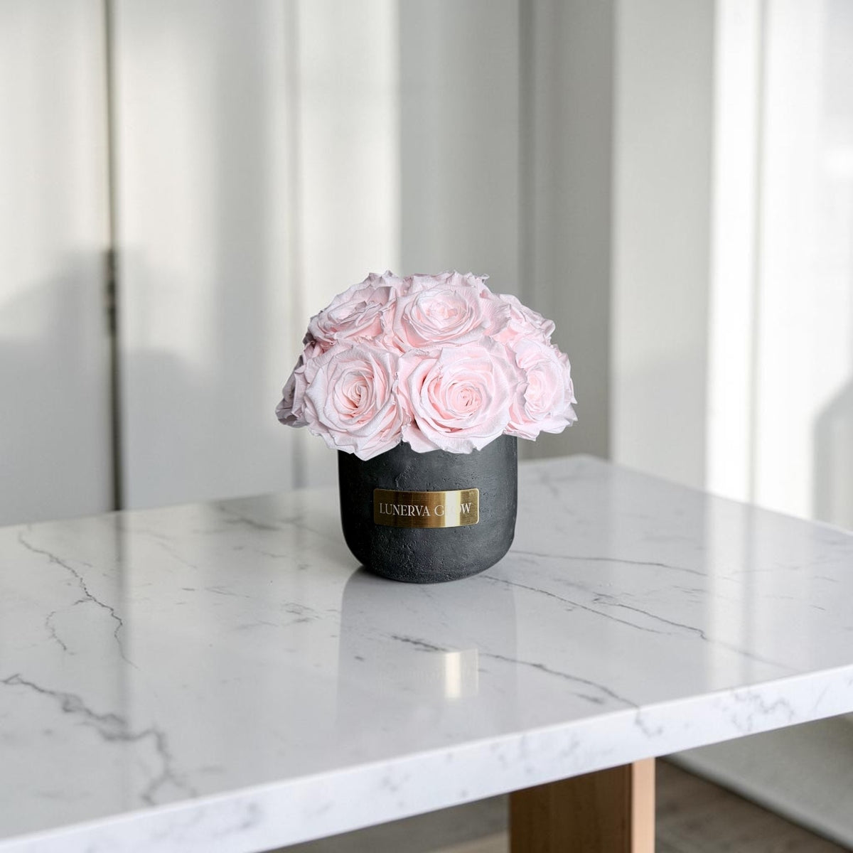 Black Solid Vase S | Bridalpink
