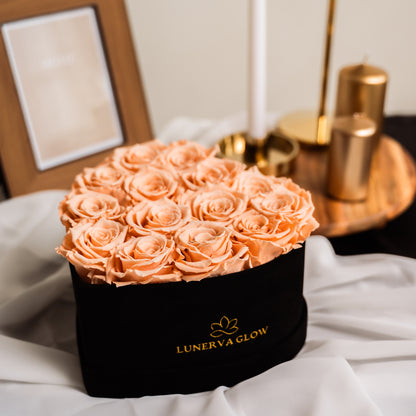 Elegante ewige rosen Arrangement in schwarzer Herzbox aus Samt oder als besonderesGeschenkzumMuttertag | Lunerva Glow 