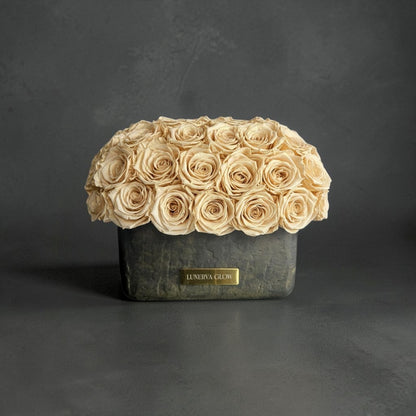 Black-Gold Oval Vase|Nude