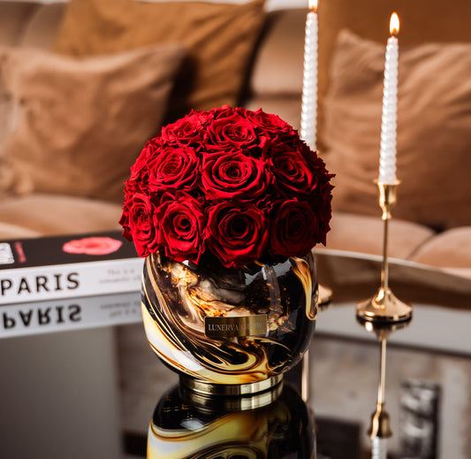 Black Metal Vase |Red|M